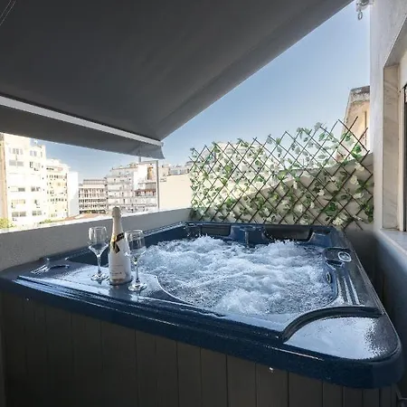 Διαμέρισμα Nephele Jacuzzi Suites, The Luxury