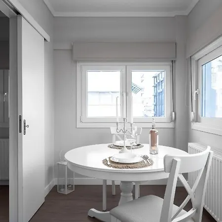 Διαμέρισμα Nephele Jacuzzi Suites, The Luxury *