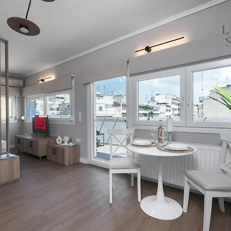 Nephele Jacuzzi Suites, The Luxury *