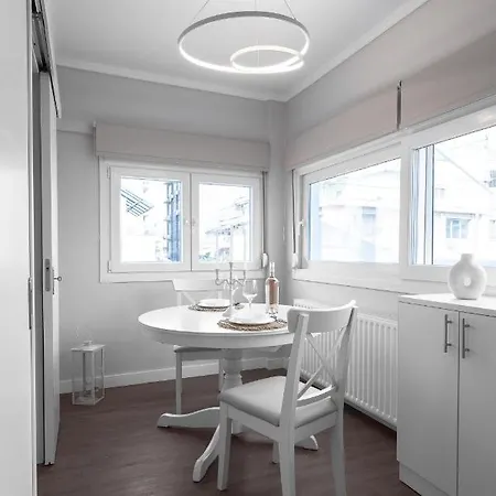 Appartement Nephele Jacuzzi Suites, The Luxury *